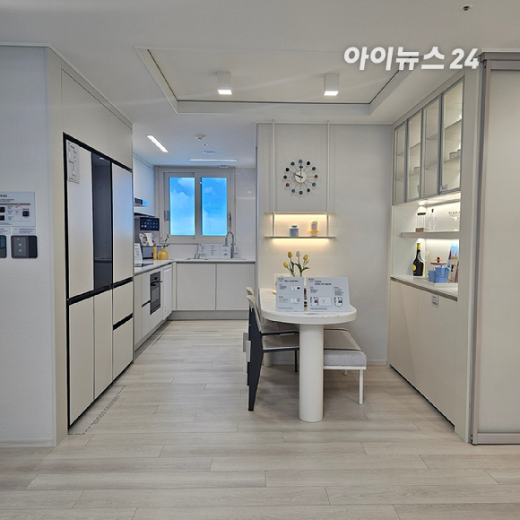 고척 푸르지오 힐스테이트 견본주택 내부 전용 84㎡A 타입 내부 [동영상=이효정 기자 ]