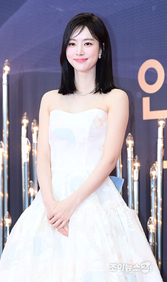 배우 한지완이 31일 오후 서울 영등포구 여의도 KBS 신관홀에서 진행된 '2023 KBS 연기대상' 시상식에 참석하고 있다. [사진=정소희 기자]