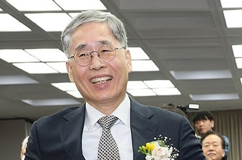 신평 변호사가 지난 2월 26일 서울 명동 YWCA에서 열린 자신의 출판기념회에 참석해 웃고 있다. 2025.2.26 [사진=연합뉴스]