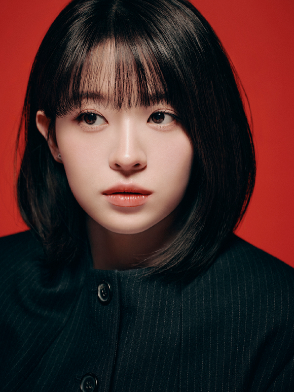 배우 전소영이 넷플릭스 시리즈 '기리고' 인터뷰에 앞서 포즈를 취하고 있다. [사진=넷플릭스]