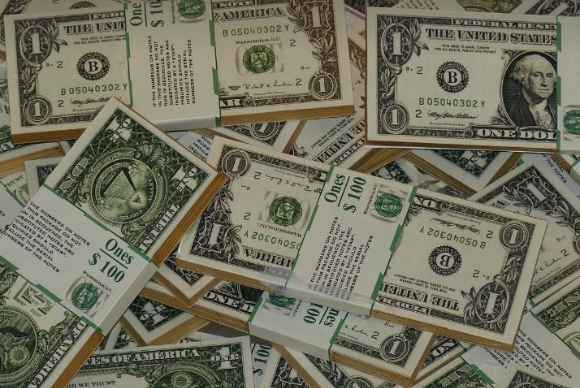 '1달러 지폐 200장'(200 One Dollar Bills)은 워홀의 소박한 꿈을 담고 있다. 본 기사의 이해를 돕기 위한 사진. [사진=픽사베이]