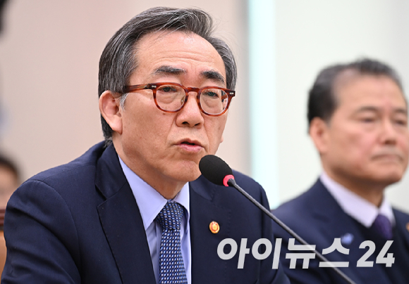 미국 에너지부가 한국을 '민감국가'로 지정해 정보 공유를 제한한 가운데, 워싱턴 특파원 출신 신동욱 국민의힘 의원이 이에 대해 "호들갑 떨 필요가 없다"는 의견을 밝혔다. [사진=JTBC '특집 썰전']
