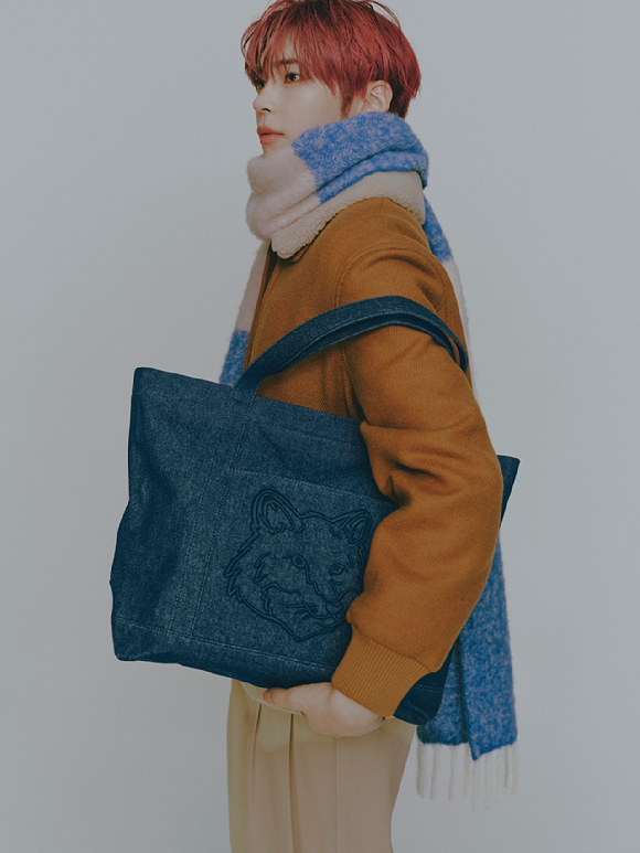 그룹 제로베이스원(ZEROBASEONE) 멤버 성한빈이 화보 촬영에서 포즈를 취하고 있다. [사진=The Fashion Post]