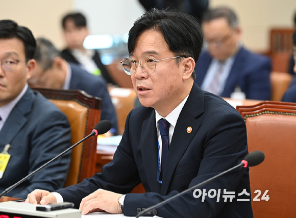 김영훈 고용노동부 장관. [사진=곽영래 기자]