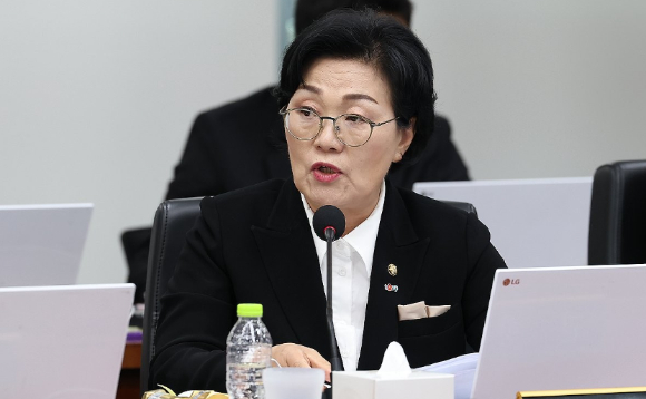 더불어민주당 권향엽 의원이 19일 대구 동구 한국가스공사에서 열린 국회 산업통상자원중소벤처기업위원회의 한국가스공사, 한국석유공사, 강원랜드, 대한석탄공사, 한국가스기술공사, 한국가스안전공사, 한국석유관리원, 한국광해광업공단에 대한 국정감사에서 질의하고 있다. [사진=연합뉴스]