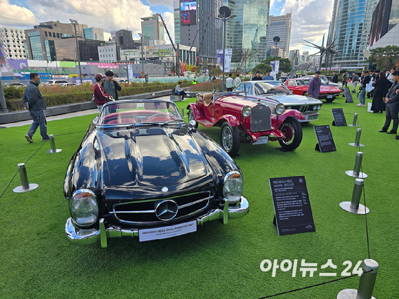 24~27일 서울 강남구 코엑스 광장에서 열리는 '2025 서울클래식카쇼'에 전시된 차량. [사진=김종성 기자]