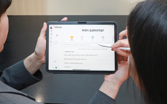 현대백화점 AI 멘토 시스템을 구현한 모습. [사진=현대백화점]