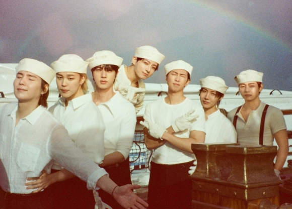 그룹 방탄소년단(BTS)의 정규 5집 타이틀곡 '스윔(SWIM)'이 미국 빌보드 메인 싱글 차트 '핫 100' 1위를 차지했다. [사진=빅히트뮤직]