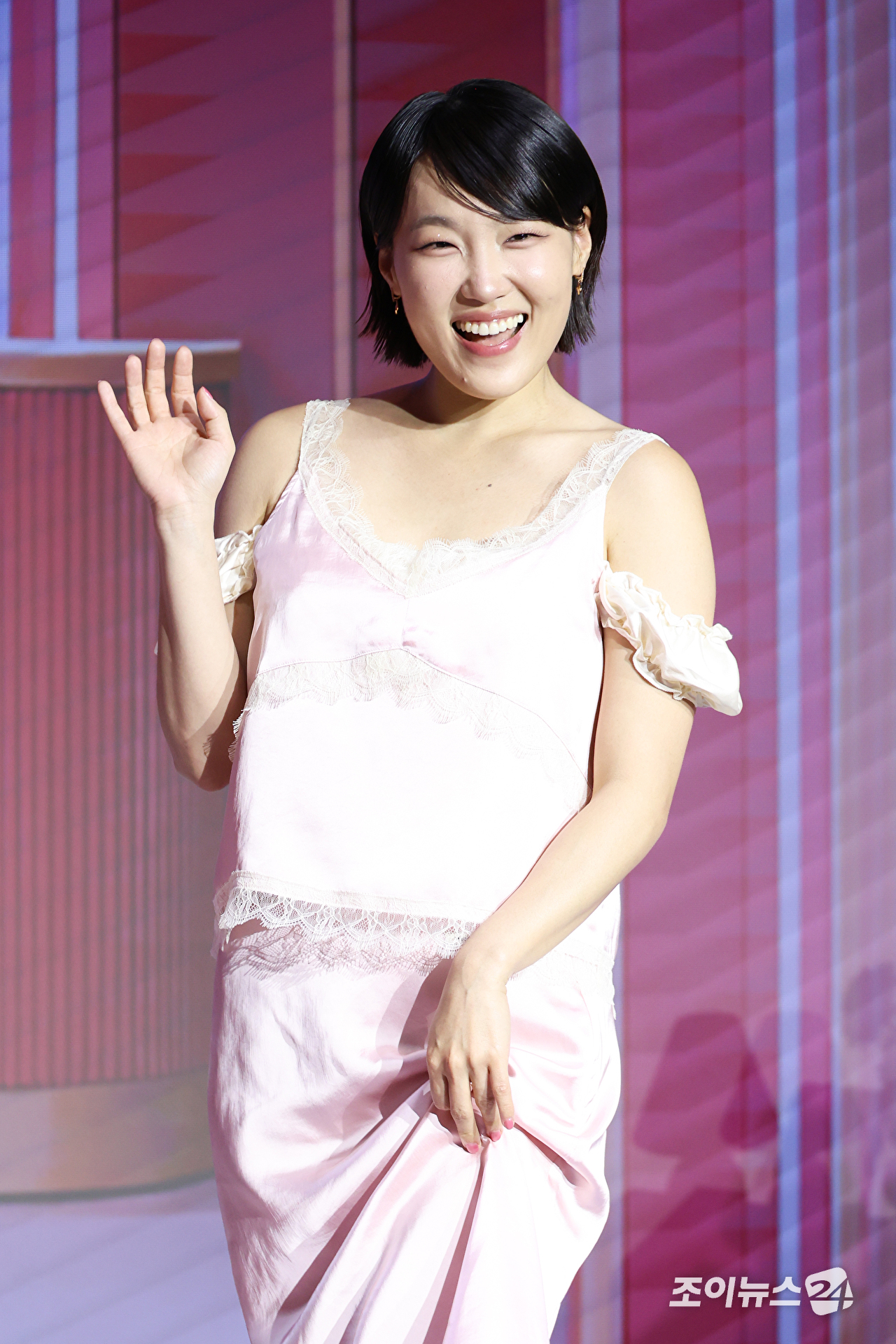 코미디언 이은지가 1일 오전 서울 마포구 호텔 나루 서울 엠갤러리에서 진행된 넷플릭스 예능 '모태솔로지만 연애는 하고 싶어 시즌2' 제작발표회에 참석해 포즈를 취하고 있다. [사진=문수지 기자]