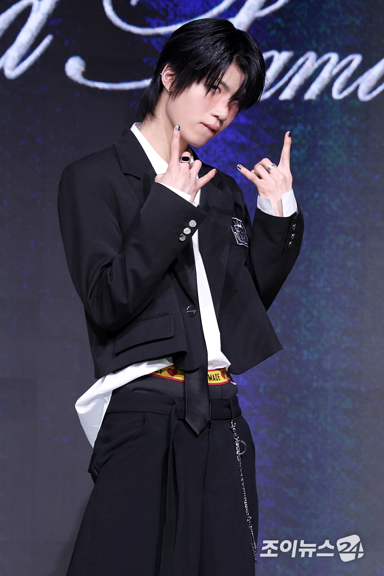 그룹 초코1(ChoCo1) 예찬이 24일 오후 서울 마포구 상암동 쇼킹케이팝센터에서 열린 초코엔터테인먼트 첫 패밀리 앨범 '초코 라 파밀리아(ChoCo La Familia)' 발매 기념 쇼케이스에 참석해 포즈를 취하고 있다. [사진=문수지 기자]