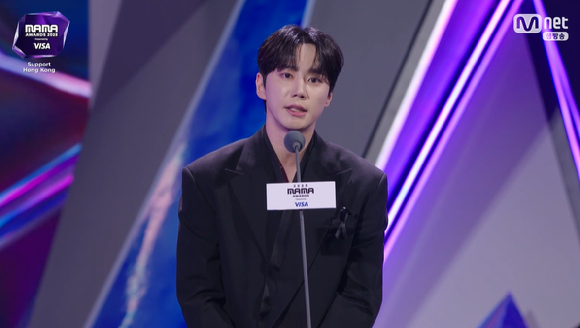 라이즈가 '2025 마마 어워즈'에서 수상소감을 전하고 있다. [사진=엠넷 방송화면 캡처]