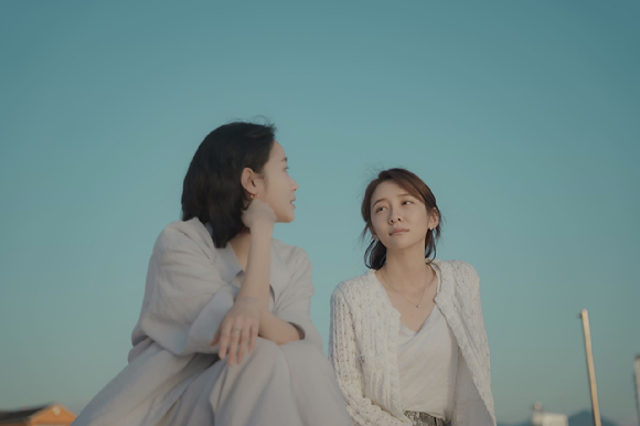 배우 김고은과 박지현이 넷플릭스 시리즈 '은중과 상연'에서 열연하고 있다. [사진=넷플릭스]