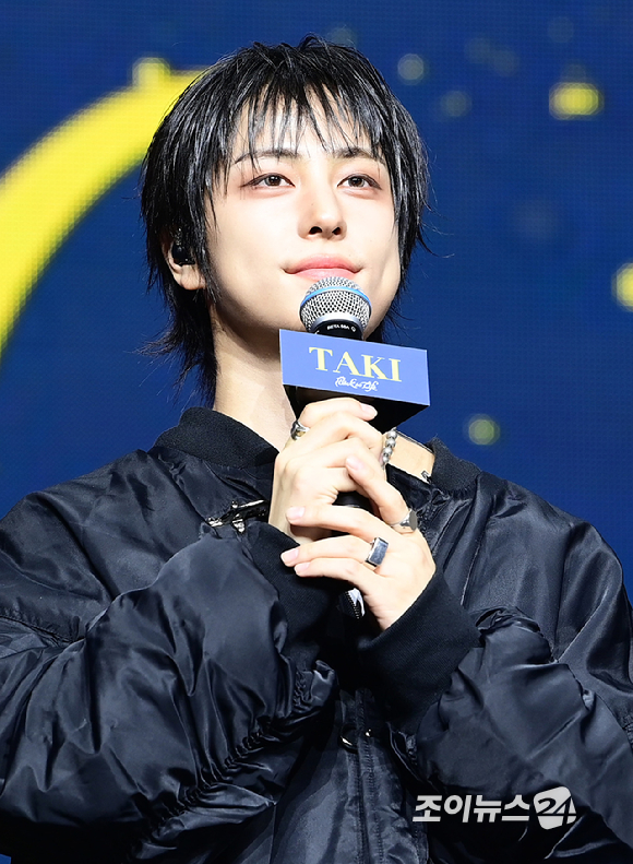 그룹 앤팀 타키가 28일 오후 서울 용산구 한남동 블루스퀘어에서 열린 &TEAM(앤팀) 한국 데뷔 앨범 미니 1집 'Back to Life'(백 투 라이프)발매 기념 쇼케이스에 참석하고 있다. [사진=정소희 기자]