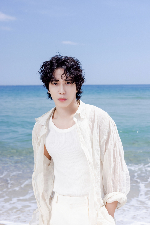 가수 정용화 미니 3집 'One Last Day'(원 라스트 데이) 콘셉트 포토. [사진=FNC언터테인먼트]