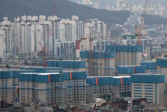 서울 서초구 한 아파트 재건축 현장 [사진=연합뉴스]