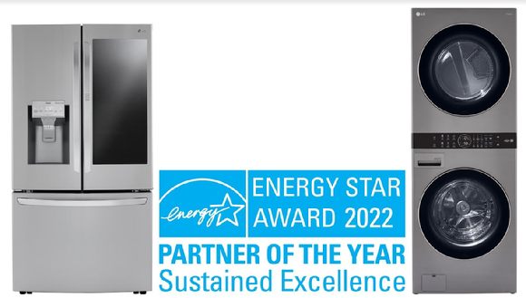 에너지스타 인증을 받은 LG 인스타뷰(국내명: 노크온 매직스페이스) 냉장고(왼쪽)와 LG 워시타워(오른쪽). [사진=LG전자 ]