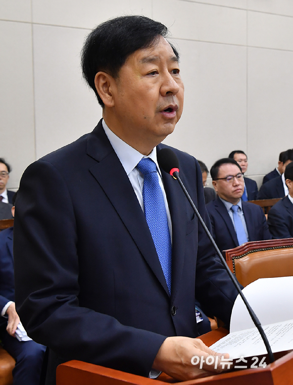 구윤철 부총리 겸 기획재정부 장관이 13일 국회에서 열린 기획재정위원회 국정감사에서 업무보고를 하고 있다. [사진=곽영래 기자]