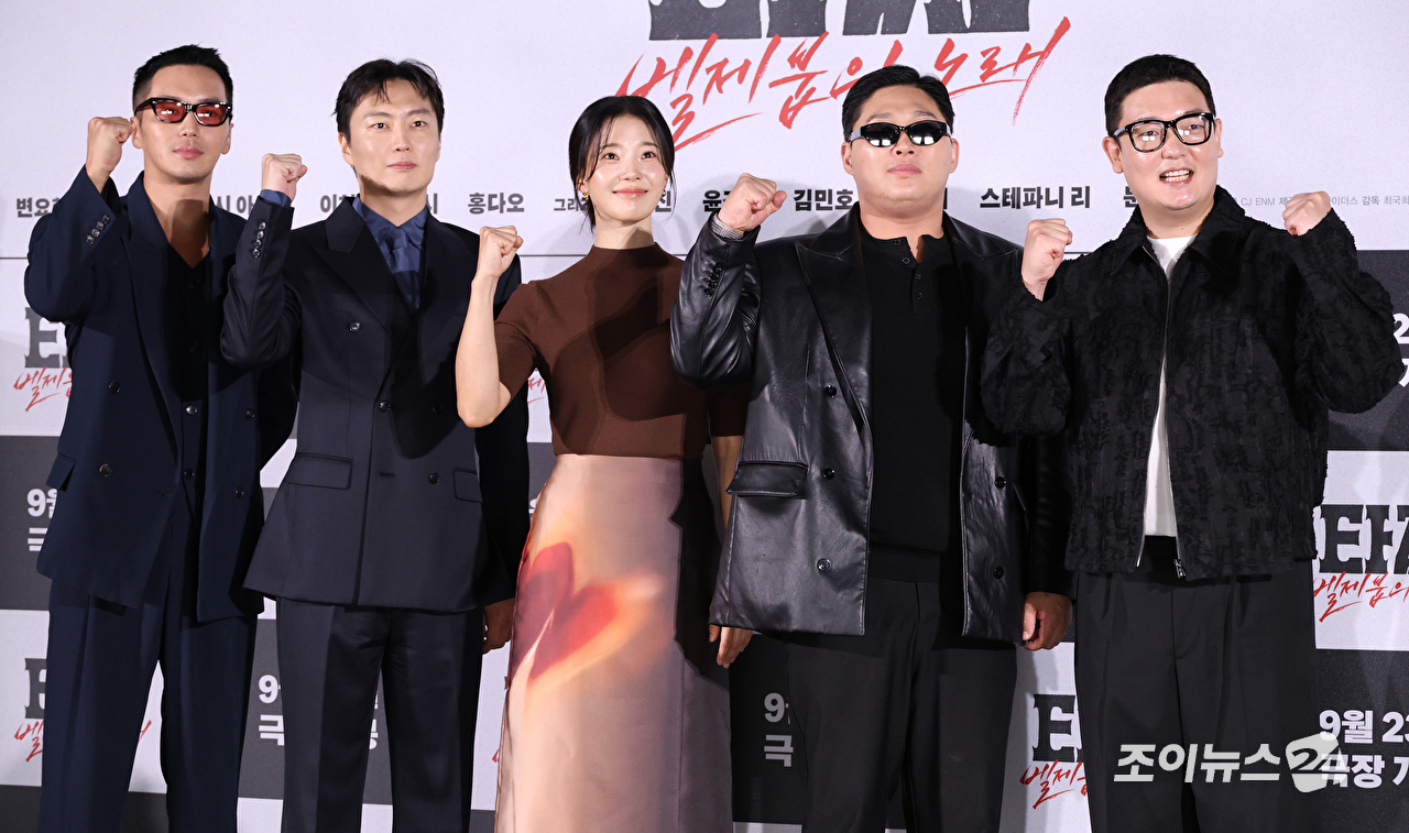 배우 변요한, 노재원, 임세미, 문지훈(스윙스), 김민호가 18일 서울 용산구 CGV용산아이파크몰점에서 진행된 영화 '타짜: 벨제붑의 노래'(감독 최국희) 제작보고회에 참석해 포즈를 취하고 있다. [사진=문수지 기자]
