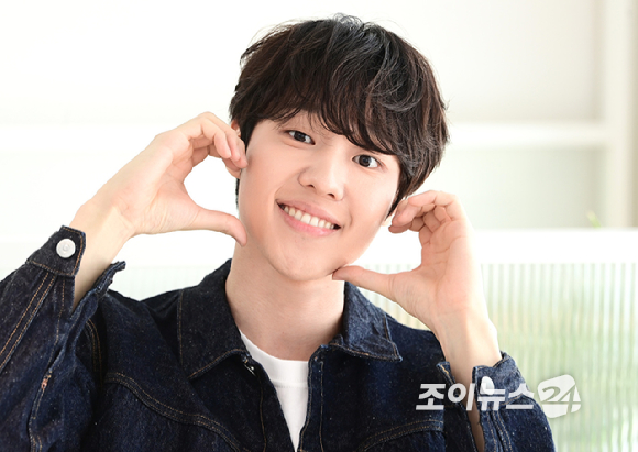 '킬러들의 쇼핑몰2' 배우 유현수가 7일 서울 영등포구 조이뉴스24 사옥에서 진행된 인터뷰를 앞두고 포즈를 취하고 있다. [사진=정소희 기자]