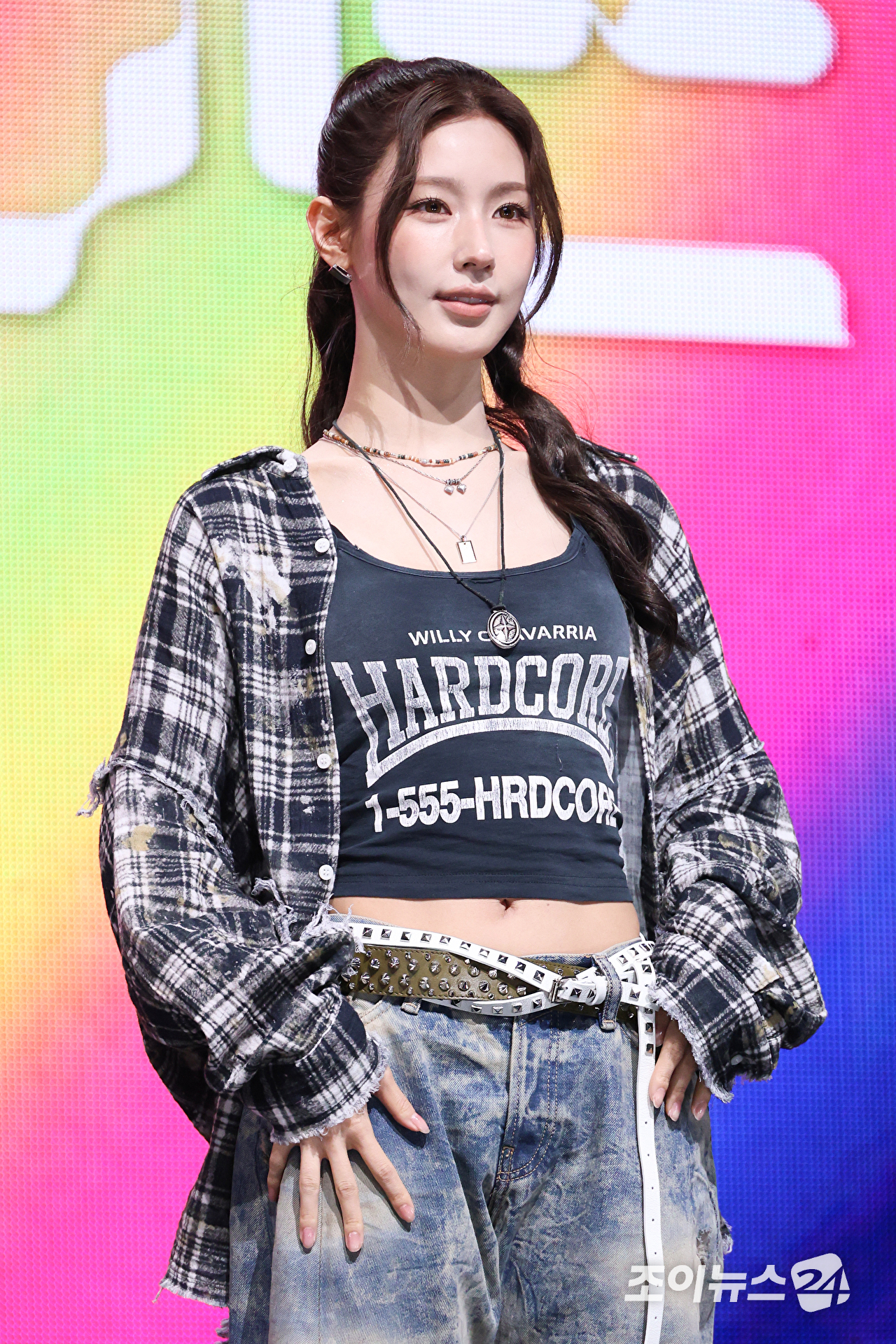 그룹 아이들 미연이 6일 오후 서울 광진구 광장동 예스24라이브홀에서 진행된 아이들(i-dle) 아홉 번째 미니 앨범 '위 메이드'(We made) 발매 기념 쇼케이스에 참석해 포즈를 취하고 있다. [사진=문수지 기자]