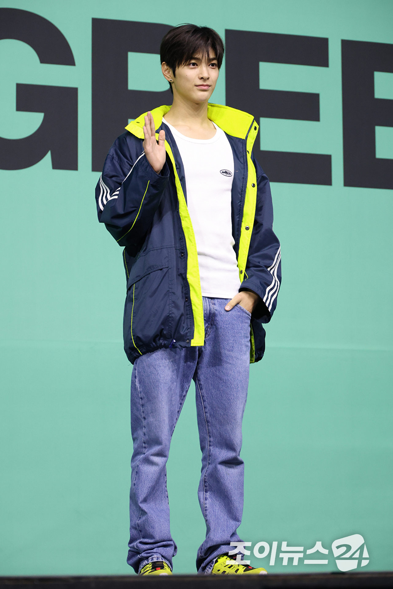 그룹 코르티스 건호가 20일 오후 서울 광진구 광장동 예스24라이브홀에서 열린 미니 2집 '그린그린(GREENGREEN)' 발매 기념 쇼케이스에 참석해 포즈를 취하고 있다. [사진=문수지 기자]