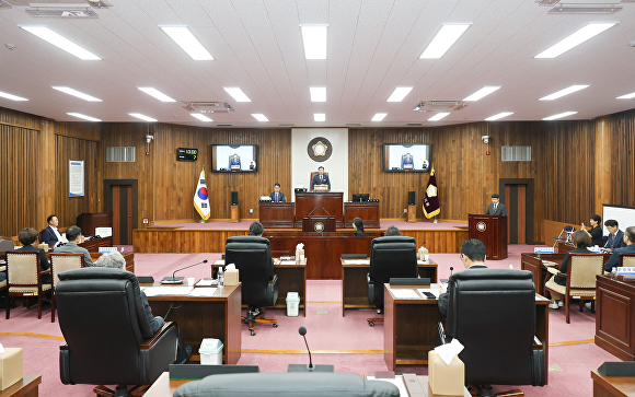 여주시의회, 제83회 정례회 폐회...추경 1조2025억 규모 - 뉴스 썸네일 이미지