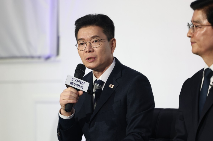 정원오 성동구청장이 8일 서울 올댓마인드 문래에서 열린 북콘서트에서 발언하고 있다. [사진=연합뉴스]