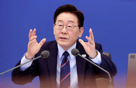 이재명 대통령이 12일 청와대에서 열린 국무회의 겸 비상경제점검회의에서 발언하고 있다. 2026.5.12 [사진=연합뉴스]