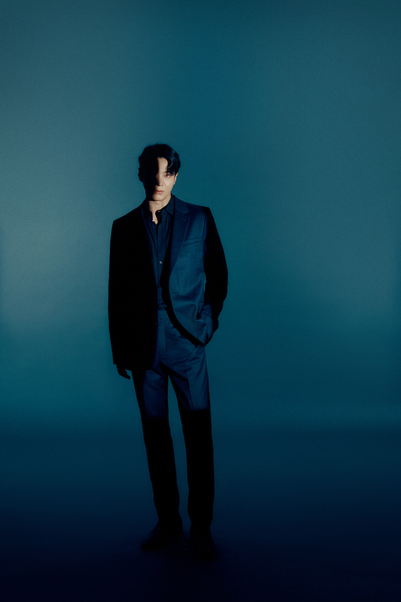 배우 주원이 넷플릭스 오리지널 영화 '카터' 인터뷰에 앞서 포즈를 취하고 있다. [사진=넷플릭스]