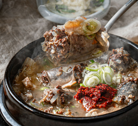 순대국 한 그릇을 계기로 예비신랑과 파혼을 결심했다는 여성의 사연이 알려졌다. 사진은 순대국. [사진=백년밥상]