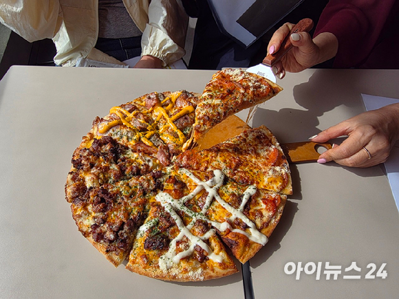 꽉트로미트피자. [사진=전다윗 기자]
