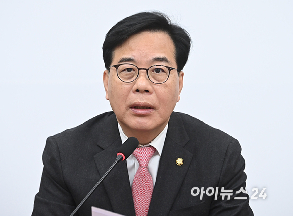 송언석 국민의힘 원내대표가 23일 서울 여의도 국회에서 열린 최고위원회의에서 발언하고 있다. [사진=곽영래 기자]