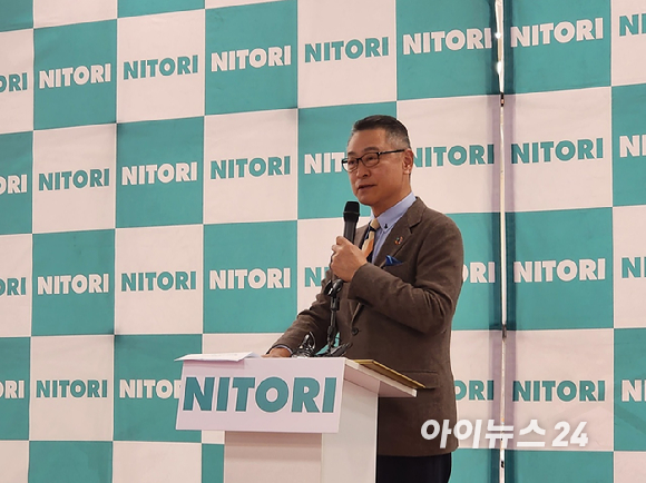 타케다 마사노리 니토리코리아 회장이 환영 인사를 전하고 있다. [사진=구서윤 기자]