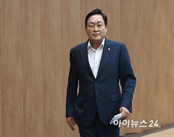 김선교 국민의힘 의원이 7일 오전 서울 여의도 국회에서 특별검사의 출국금지 관련 기자회견을 하고 있다.김건희 여사의 각종 의혹을 수사하는 민중기 특별검사(김건희 특검)가 경기 양평군수 출신의 김선교 국민의힘 의원을 출국금지 조치한 것으로 알려졌다. [사진=곽영래 기자]