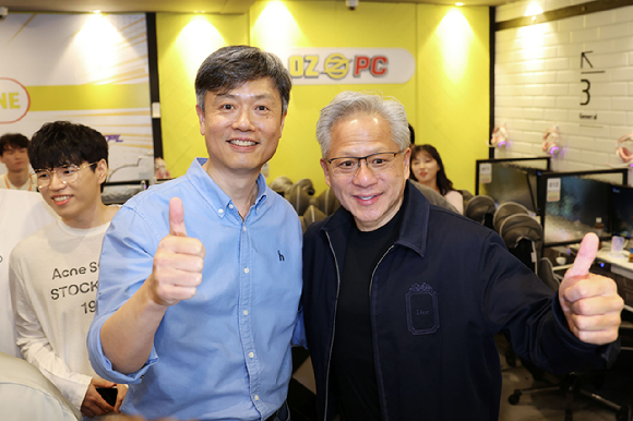 장병규 크래프톤 의장이 젠슨 황 엔비디아 CEO와 회동했다. [사진=크래프톤]