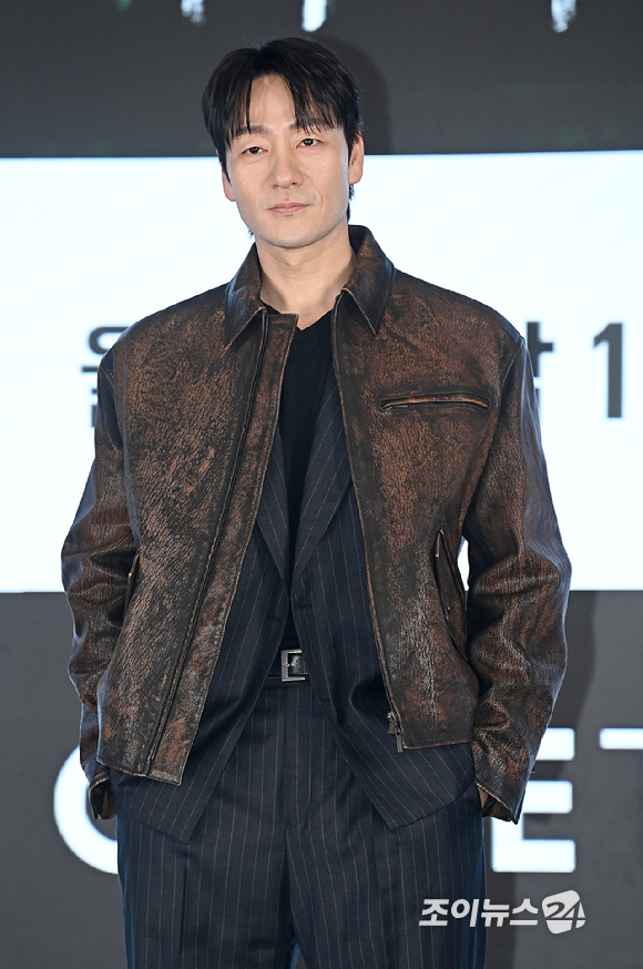 배우 박해수가 13일 서울 구로구 더 세인트에서 열린 ENA 새 월화 '허수아비' 제작발표회에서 포토타임을 갖고 있다. [사진=곽영래 기자]