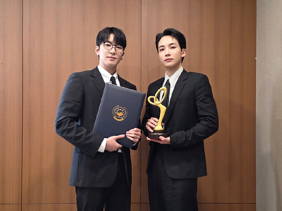 세븐틴, 대한민국 대중문화예술상 &apos;대통령 표창&apos; 수상