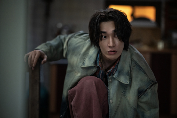 배우 김영광이 넷플릭스 시리즈 '트리거' 인터뷰에 앞서 포즈를 취하고 있다. [사진=넷플릭스]