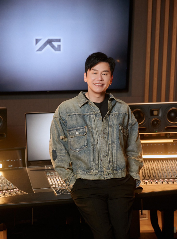 YG엔터테인먼트 소속 아티스트들이 30년 간 발표한 앨범들. [사진=YG엔터테인먼트]
