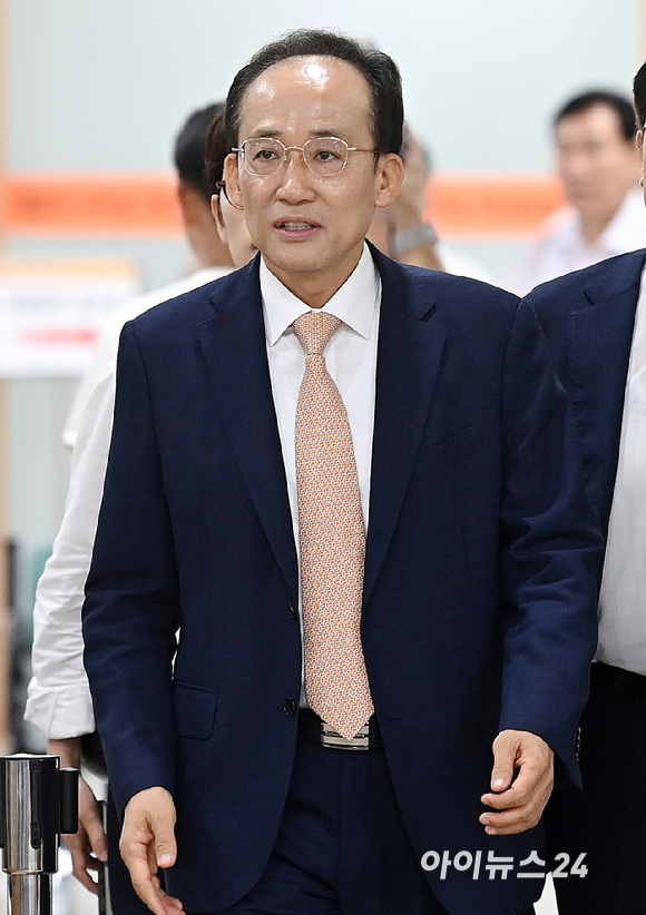 내란 중요임무 종사 혐의로 기소된 추경호 대구시장이 26일 서울 서초구 서울중앙지방법원에서 열린 11차 공판에 출석하고 있다. [사진=곽영래 기자]