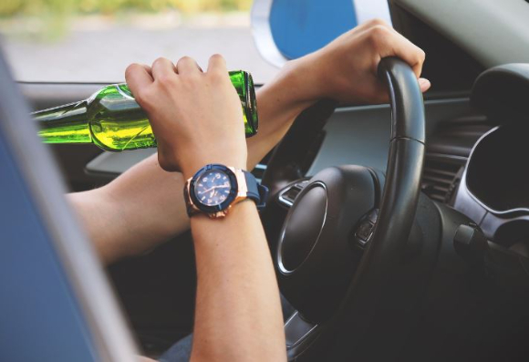  예비신랑의 반복된 음주운전 이력으로 결혼을 다시 고민하게 됐다는 한 여성의 사연이 알려졌다. 사진은 본 기사 내용과 무관. [사진=조은수 기자]