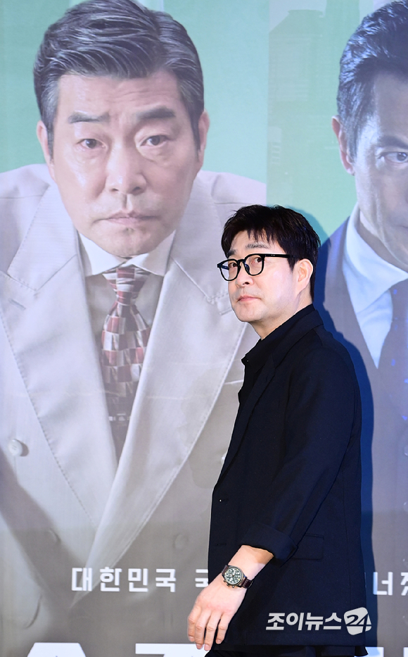 배우 손현주가 29일 오후 서울 용산구 용산 CGV에서 열린 영화 '소주전쟁' 언론시사회에 참석하고 있다. [사진=정소희 기자]