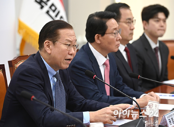 권영세 국민의힘 비상대책위원장이 10일 오전 서울 여의도 국회에서 열린 비상대책위원회의에서 발언하고 있다. [사진=곽영래 기자]