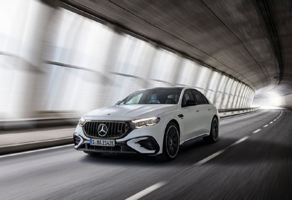 메르세데스-AMG E 53 하이브리드 4MATIC+. [사진=메르세데스-벤츠 코리아]