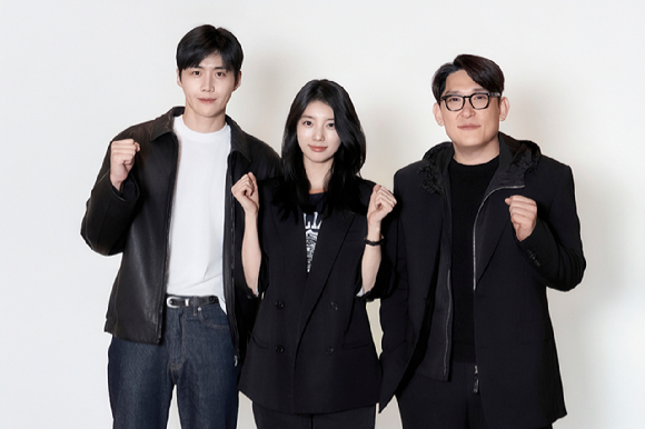 수지x김선호, 다시 뭉쳤다⋯&apos;현혹&apos;, 2026년 디즈니+ 공개 확정