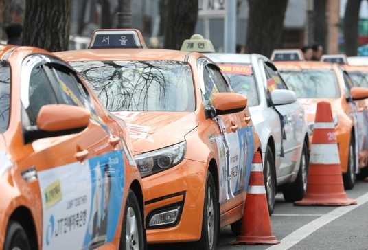 택시·대리운전업계가 카카오 상생안에 반발하고 나섰다. 사진은 서울 택시 관련 이미지. [사진=아이뉴스24 DB]