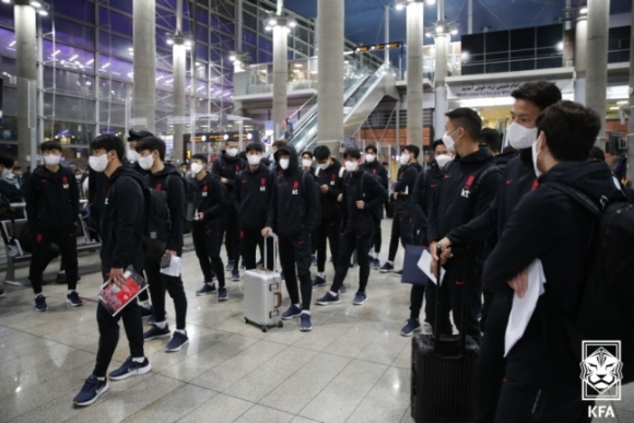 한국 축구대표팀이 국제축구연맹(FIFA) 주최 2022 카타르 월드컵 아시아지역 최종예선 A조 4차전이 열리는 이란에 도착했다. [사진=대한축구협회]
