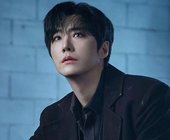 사생활 논란에 휩싸인 뮤지컬 배우 김준영(35)이 결국 모든 작품에서 하차한다. 사진은 뮤지컬 배우 김준영. [사진=김준영 인스타그램]