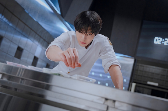 배우 안효섭이 JTBC 드라마 '파이널 테이블'에서 열연하고 있다. [사진=SLL, ㈜비에이엔터테인먼트, 영화사두중]