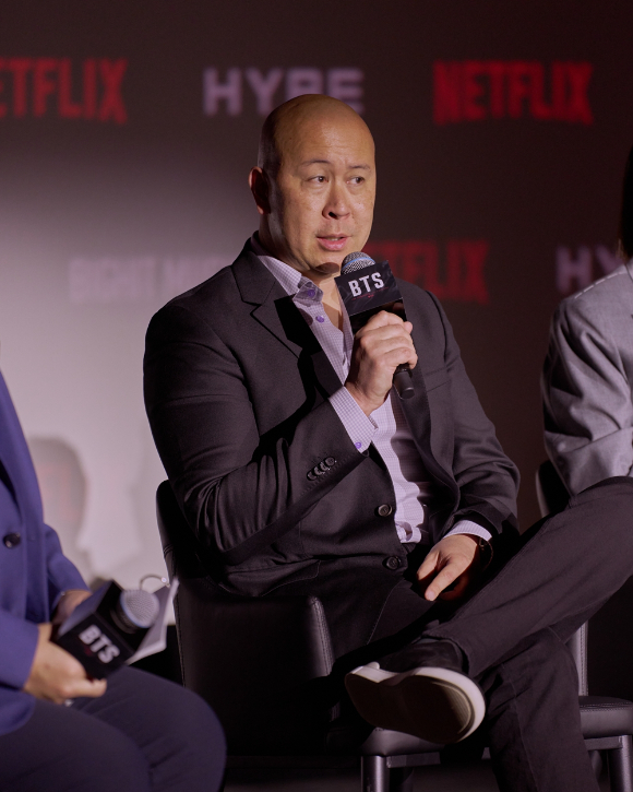 브랜든 리그 넷플릭스 논픽션 시리즈 및 스포츠 부문 VP, 김현정 빅히트 뮤직 VP, 유동주 하이브 뮤직 그룹 APAC 지역 대표, 개럿 잉글리쉬 총괄 프로듀서가 20일 서울 종로구 씨네큐브 광화문에서 열린 넷플릭스 'BTS 컴백 라이브: ARIRANG' 사전 미디어 브리핑에서 대담을 나누고 있다. [사진=넷플릭스]